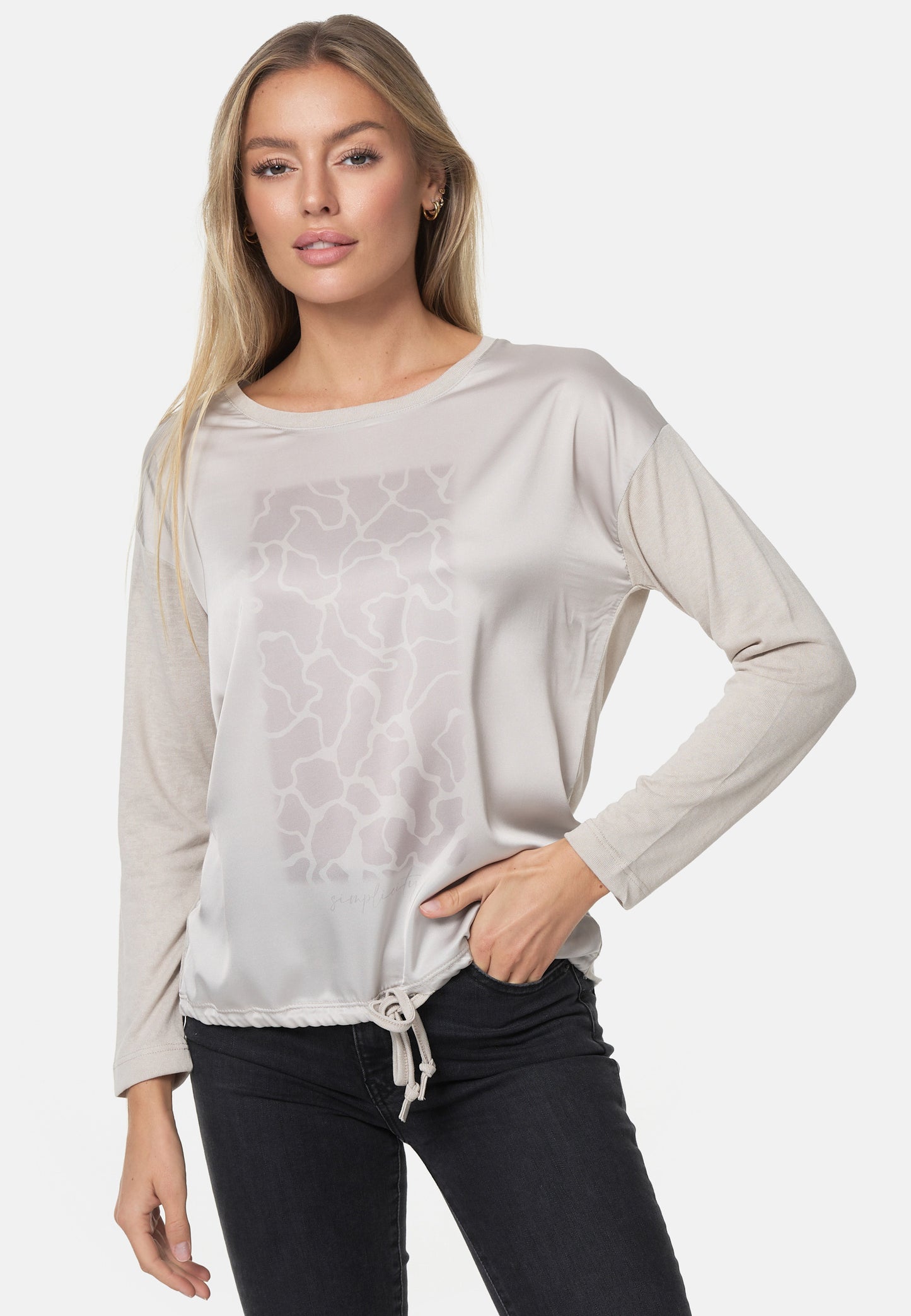 Decay Longsleeve "Simplicity" – Elegantes Design mit Rundhalsausschnitt