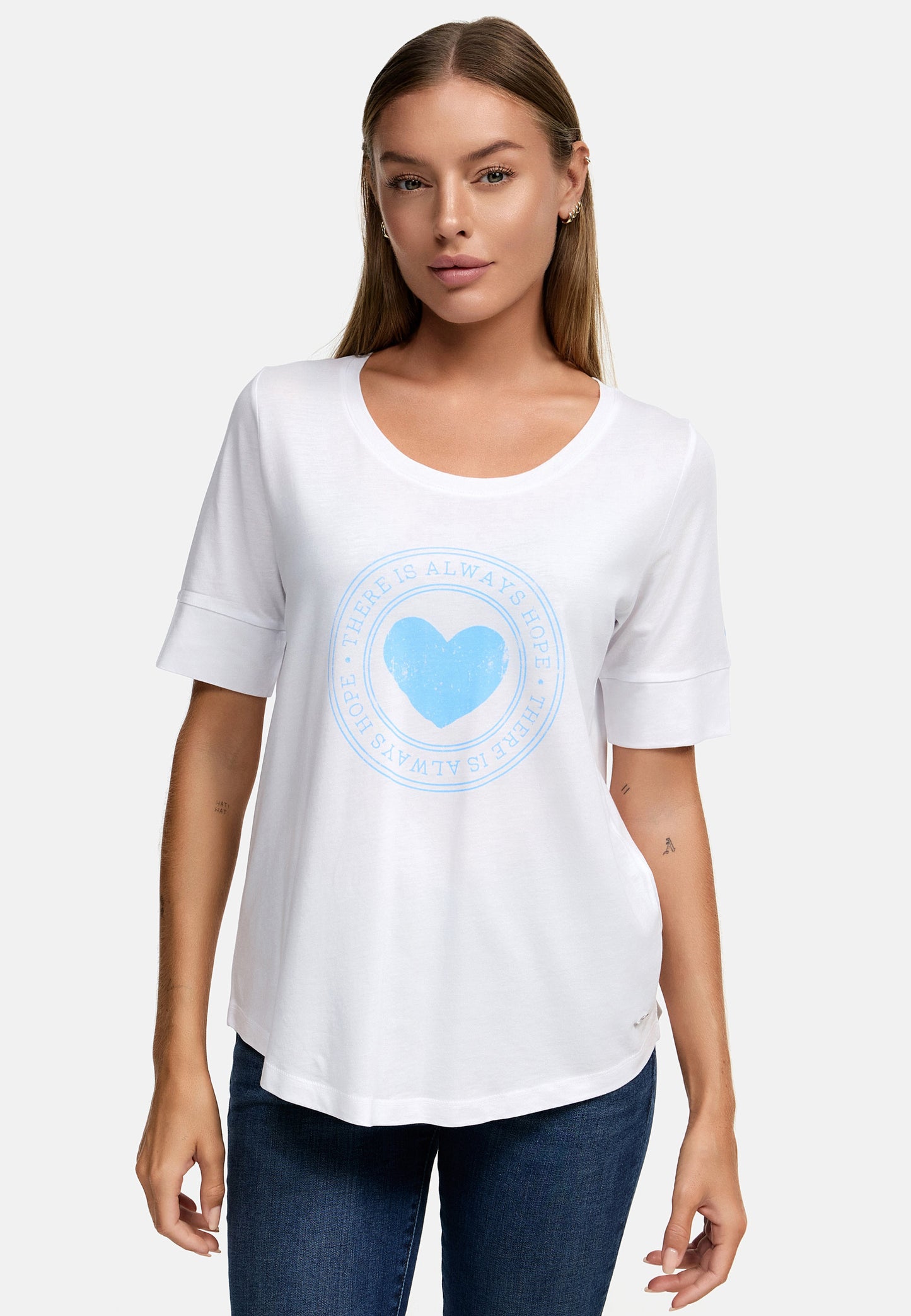 Decay T-Shirt – "There is Always Hope" Design mit Herzmotiv
