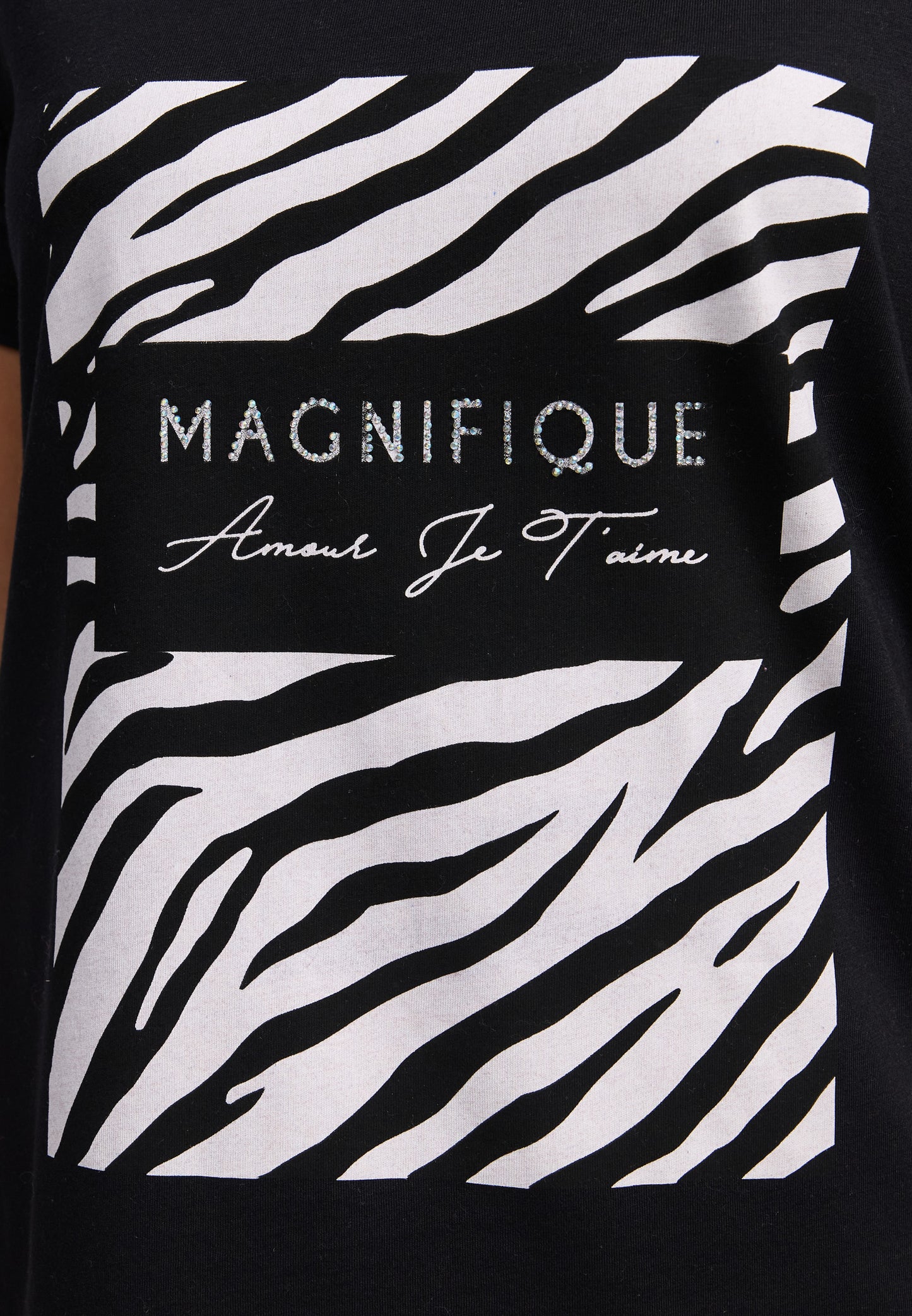 Decay T-Shirt – Magnifique im Glitzer-Design