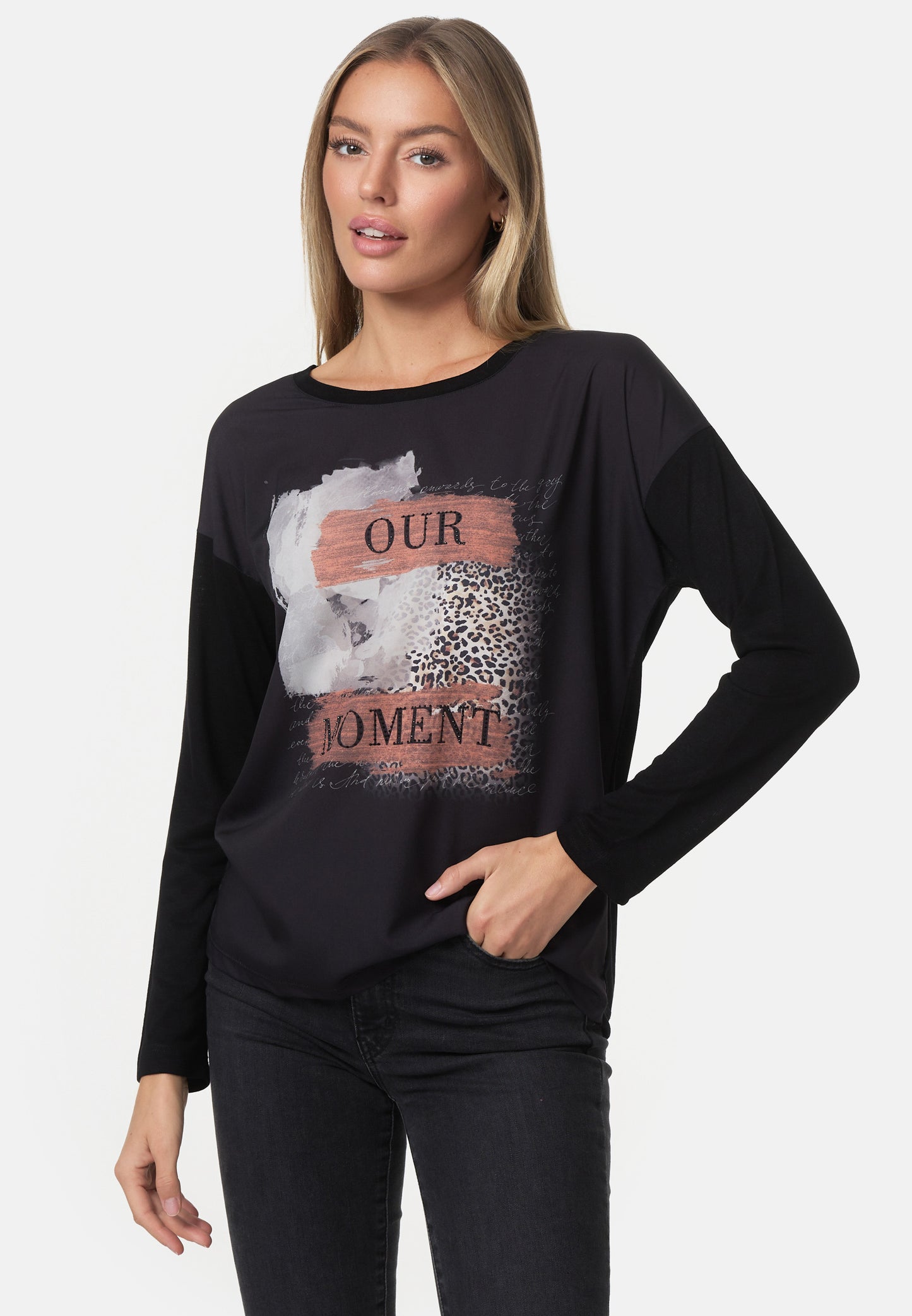 Decay Longsleeve "Our Moment" im Leo-Druck